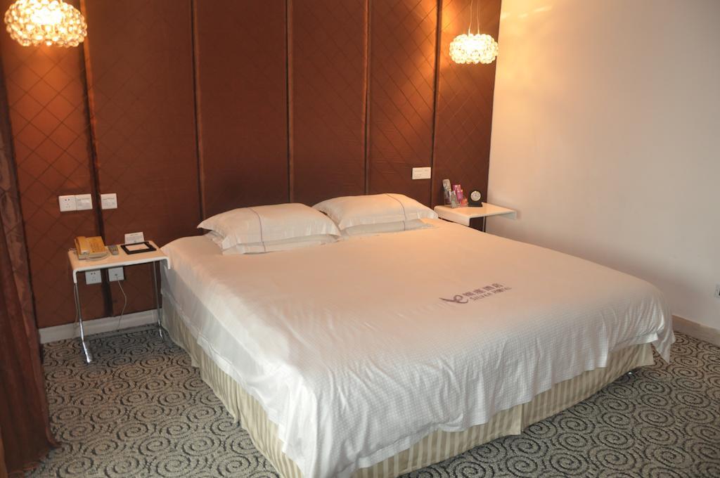 Starway Hotel Silver Zhuhai Habitación foto